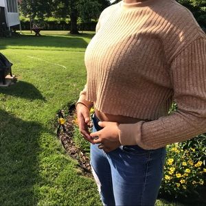 long sleeve crop top